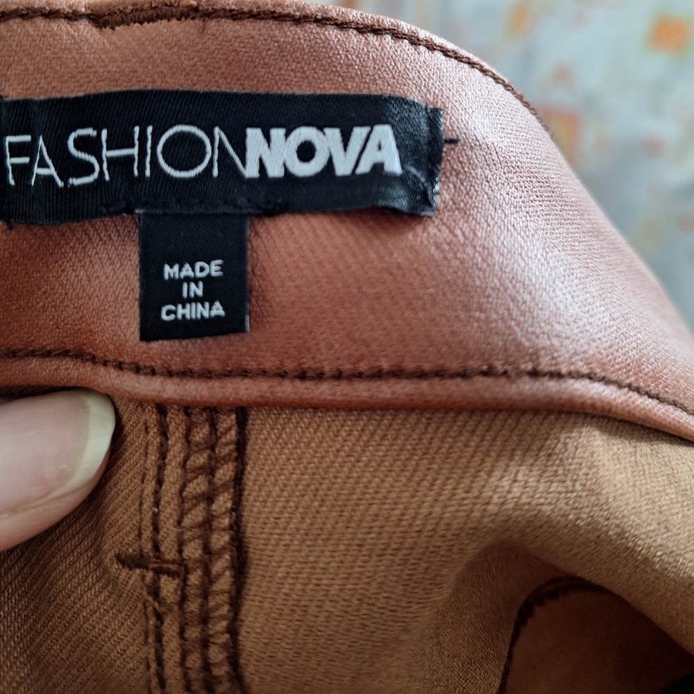 NEW- Fashion Nova Faux Leather Pants - Brown 3x - Picture 3 of 4